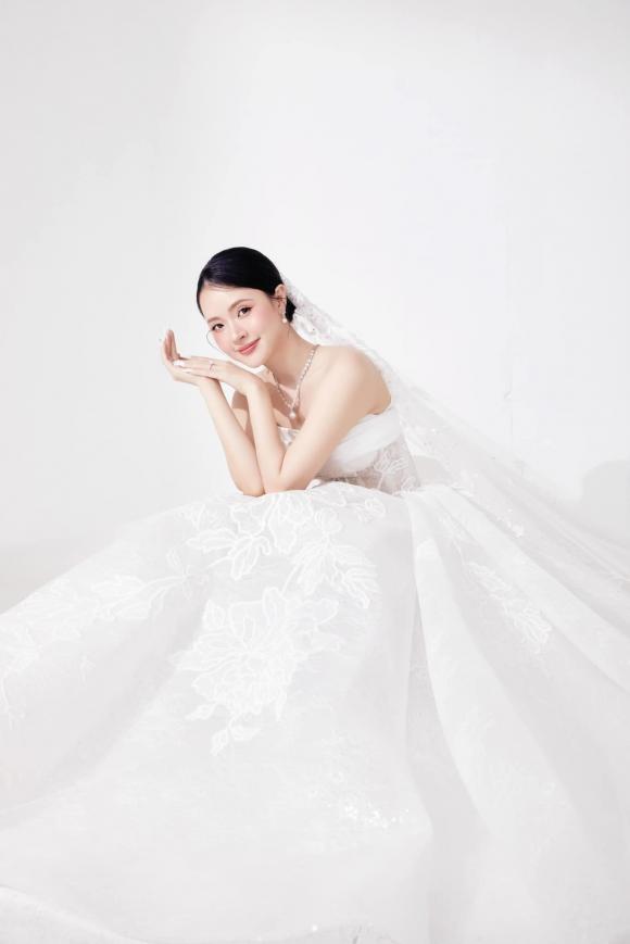 diễn viên Midu, hotgirl Midu, sao Việt