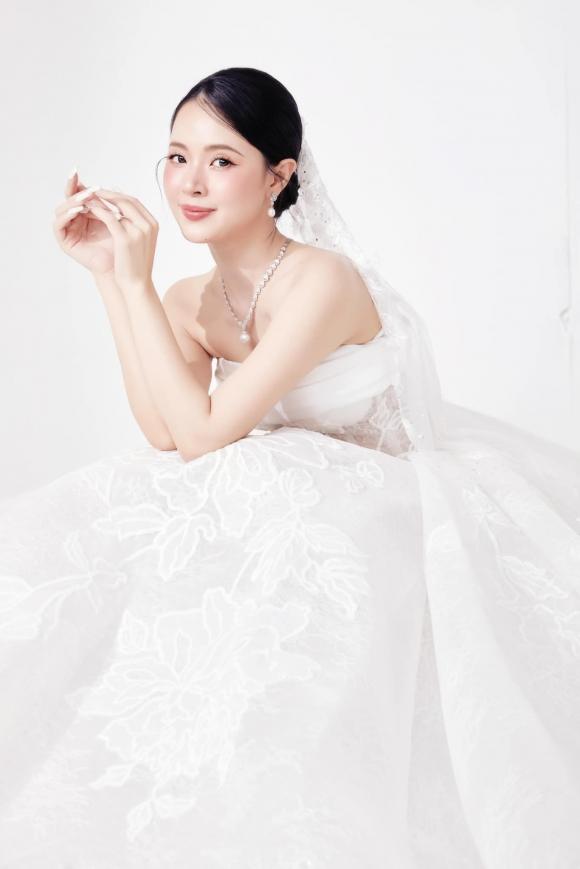 diễn viên Midu, hotgirl Midu, sao Việt