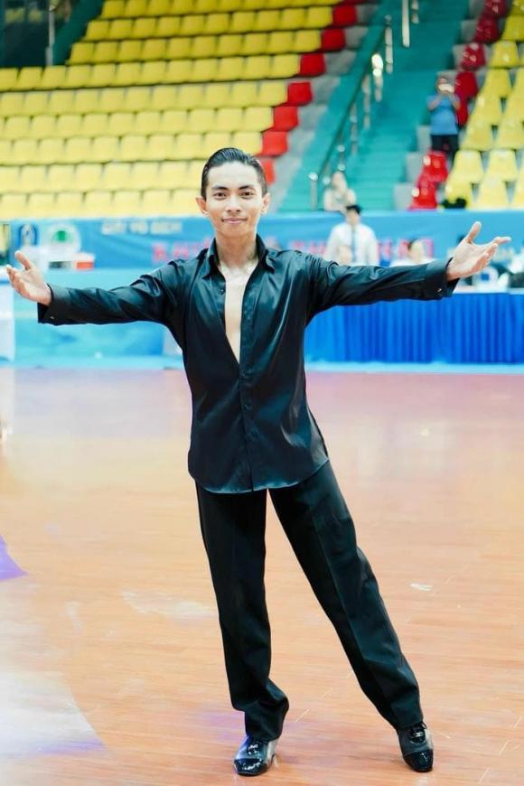 kiện tướng dancesport Khánh Thi,vu cong phan hien,sao Việt