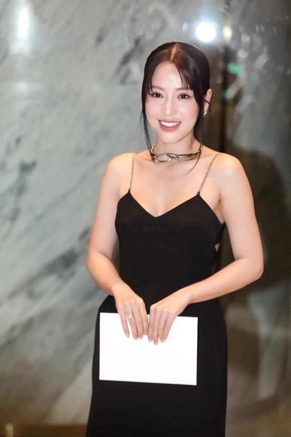 diễn viên Midu, hotgirl Midu, sao Việt