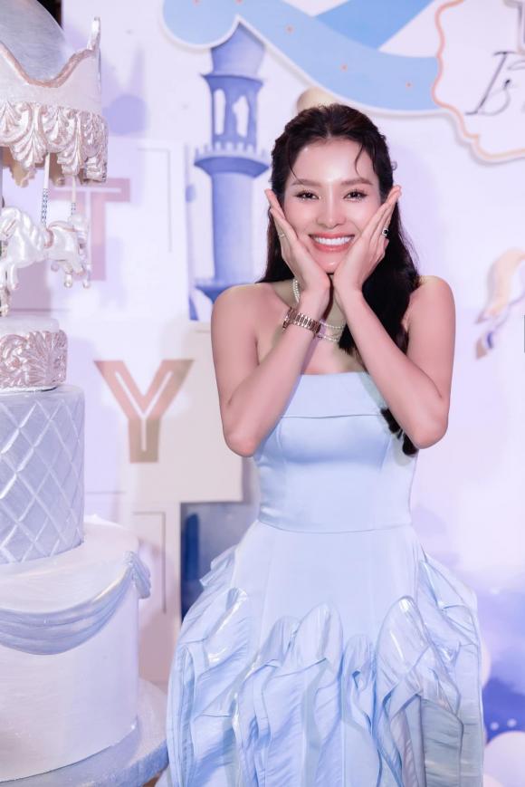 phương trinh jolie, sao việt 