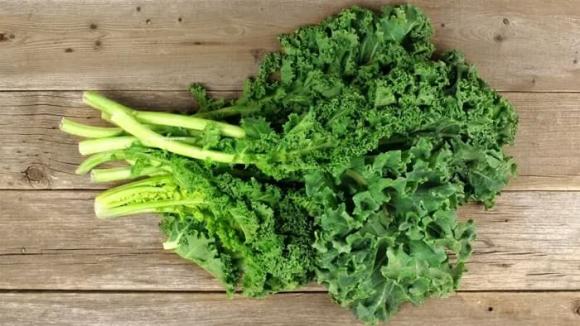 bắp cải, cải xoăn, rau ngậm nhiều hóa chất