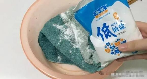 giặt khăn ố vàng, mẹo giặt khăn ố vàng, làm sạch khăn ố vàng