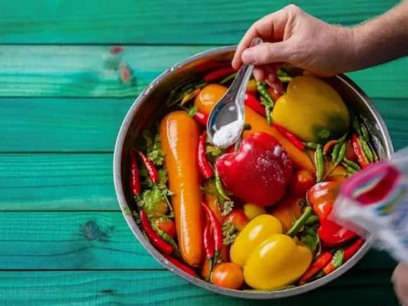 bắp cải, cải xoăn, rau ngậm nhiều hóa chất