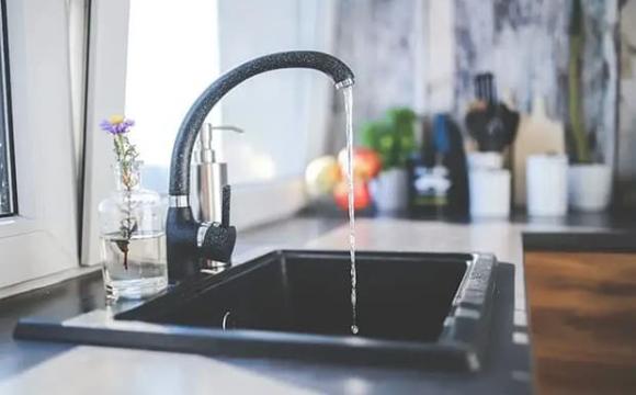  nấm mốc ở bồn rửa, cách khắc phục nấm mốc, keo nối nấm mốc phải làm sao