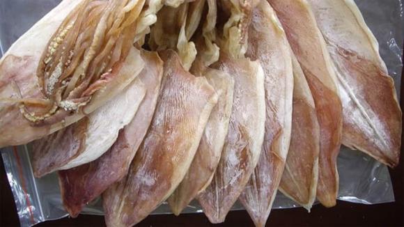 Mực nướng, nướng mực bằng than hoa, chọn mực khô ngon