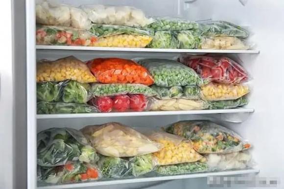 tránh để đồ trong túi nilon vào tủ lạnh, túi nilon, bảo quản thực phẩm trong tủ lạnh