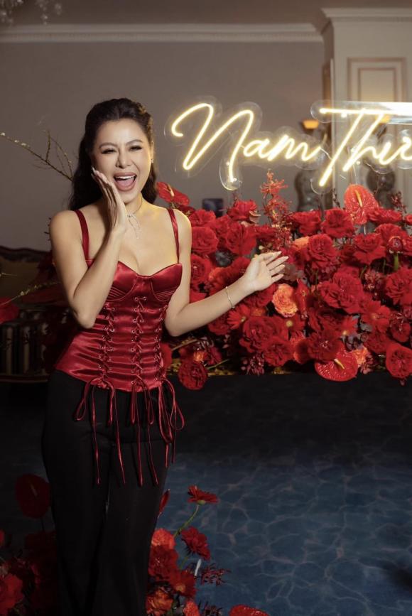 Nam Thư, sao Việt 