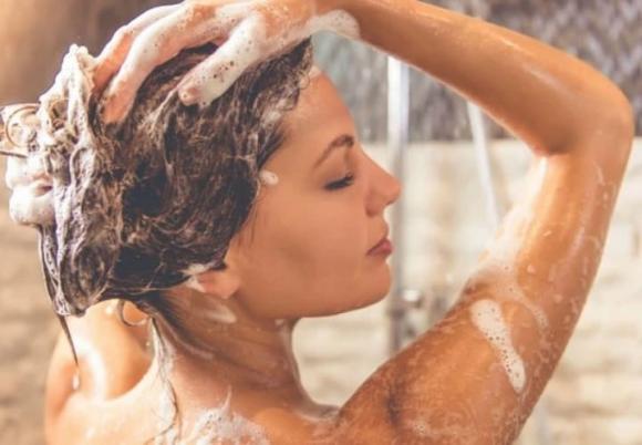 tắm gội vào mùa hè, tắm gội ảnh hưởng sức khoẻ, cần lưu ý khi tắm gội