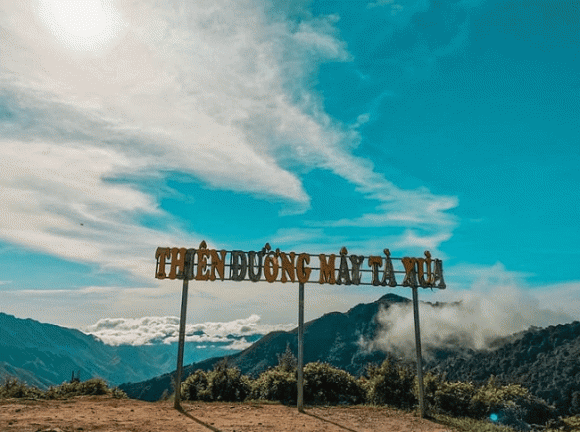 Thiên đường mây của việt nam, tà xùa