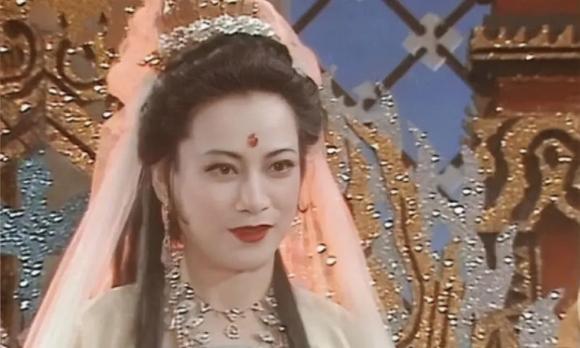 Quan Thế Âm Bồ Tát , tây du ký, tượng phật trên đầu quan âm bồ tát