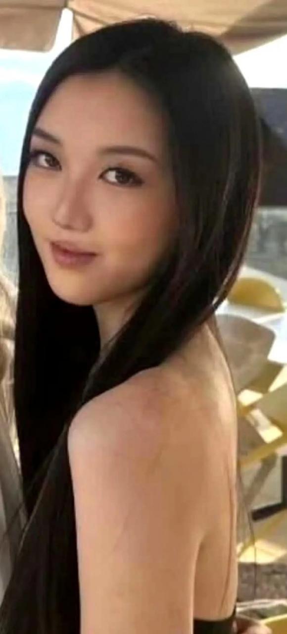 Lý Yên, con gái Vương Phi và Lý Á Bằng, sao hoa ngữ