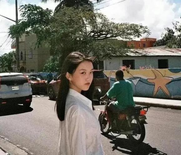 Lý Yên, con gái Vương Phi và Lý Á Bằng, sao hoa ngữ