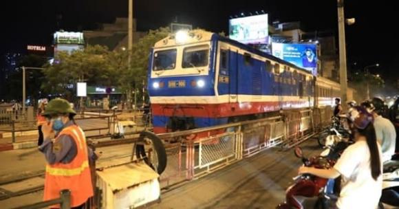 dừng cách tàu hỏa bao nhiêu mét, an toàn đường sắt, kiến thức 