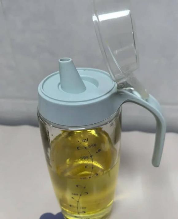 đồ gây ung thư, dầu ăn, tủ lạnh, đũa, khăn lau