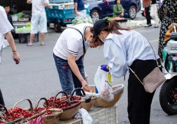 cân điêu, cân thiếu, bán hàng dong, điện thoại