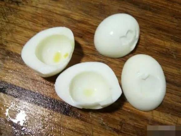 lòng đỏ trứng, lòng trắng trứng, ăn trứng phần nào tốt hơn