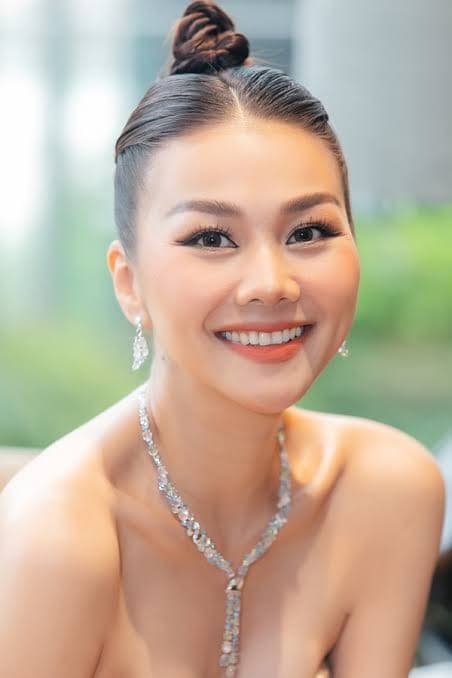hoàng thùy, thanh hằng, dược sĩ tiến, sao việt 
