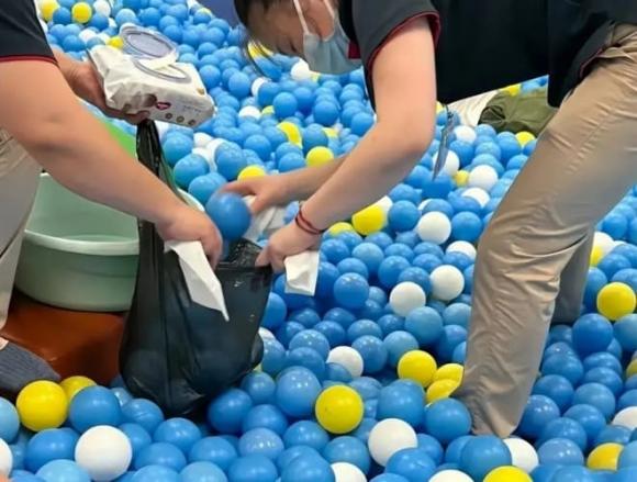 Nuôi con vào mùa hè, 4 địa điểm độc hại, khu vui chơi cần tránh