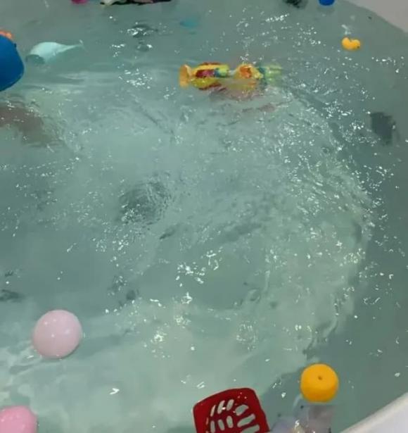Nuôi con vào mùa hè, 4 địa điểm độc hại, khu vui chơi cần tránh