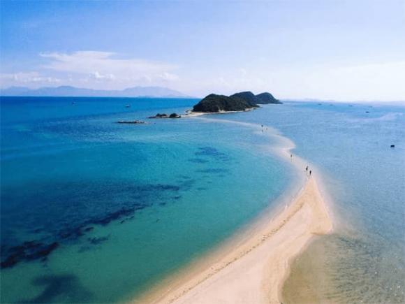Con đường đi bộ giữa biển, Đảo điệp sơn, Khánh Hòa