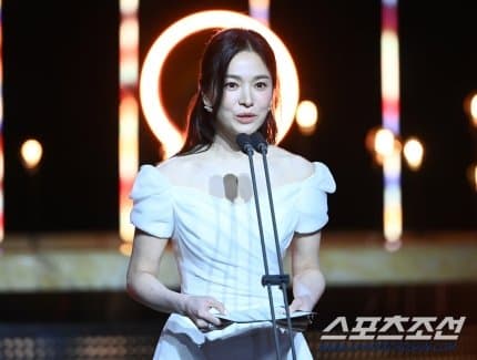 song hye kyo, lễ trao giải, song joong ki, sao hàn 