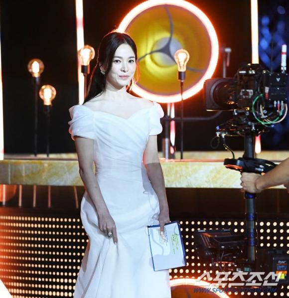 song hye kyo, lễ trao giải, song joong ki, sao hàn 