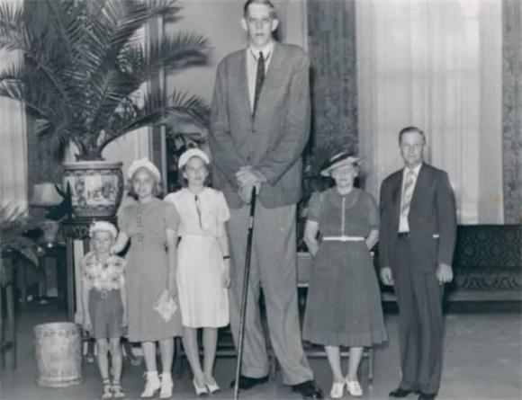 người cao nhất thế giới, Robert Pershing Wadlow