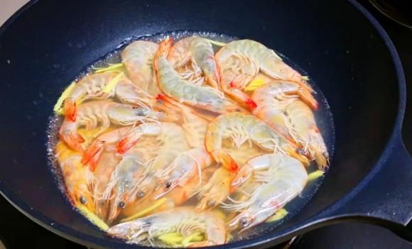 luộc tôm nước nóng hay nước lạnh, hải sản, cách luộc tôm ngon