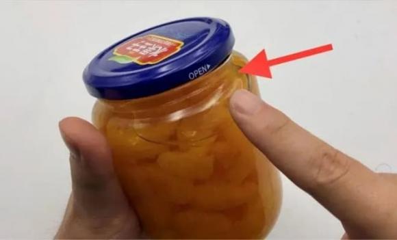 cách mở nắp chai dễ dàng, mẹo vặt cuộc sống, sử dụng đũa