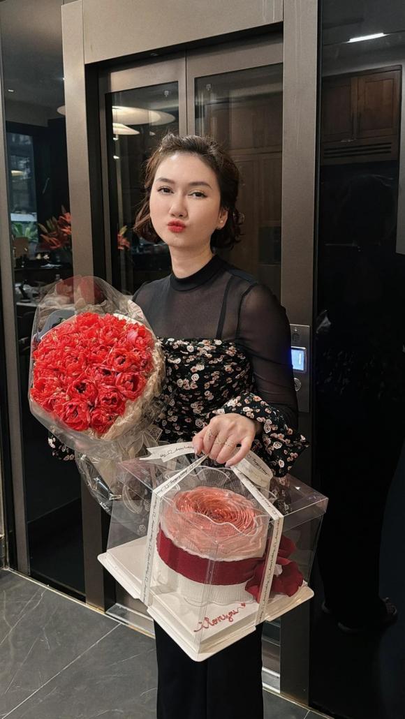 ca sĩ Hương Giang, sao Việt