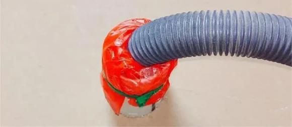 túi nilong, ống thoát nước, mui hôi