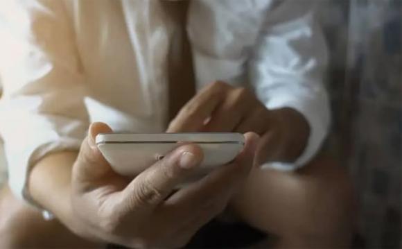  sử dụng điện thoại 