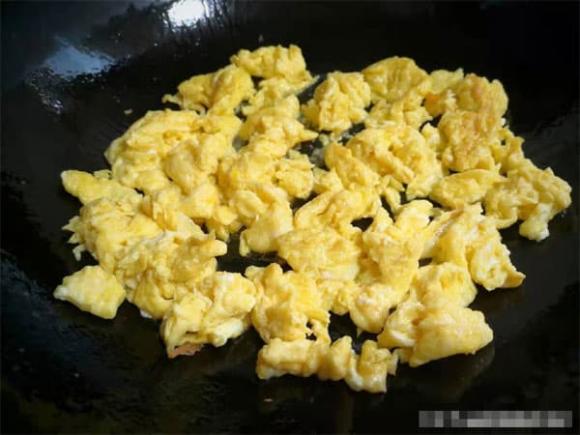trứng xào, hành tây, món ngon mỗi ngày