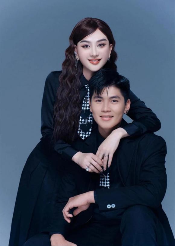 ca sĩ Lâm Khánh Chi, sao Việt