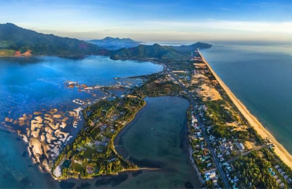Thành phố đà nẵng, vịnh lăng cô, du lịch việt