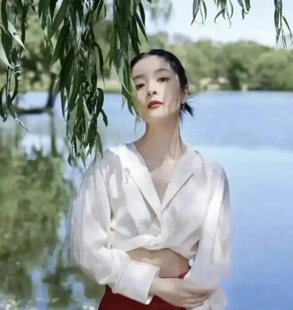gu thẩm mỹ, sự tự do ăn mặc, trang phục táo bạo của sao nổi tiếng