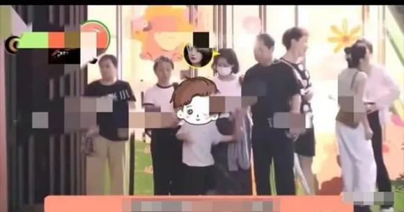 Triệu Lệ Dĩnh, con trai Tưởng Tưởng, Phùng Thiệu Phong, sao Hoa ngữ