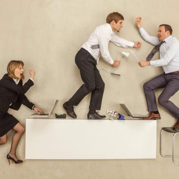3 quy tắc trong công việc, Xung đột lợi ích, Quyền lực nằm trong tay ai?, Nghệ thuật điều khiển con người