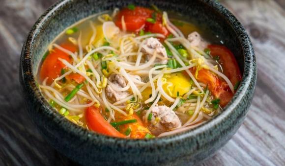 Canh chua, Canh dưa chua thịt bò, Canh dứa chua nấu mọc