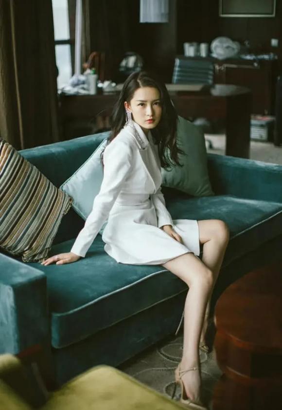 Nữ hoàng chân dài, sao Hoa ngữ,Dương Mịch, Địch Lệ Nhiệt Ba, Quan Hiểu Đồng, Chung Sở Hy