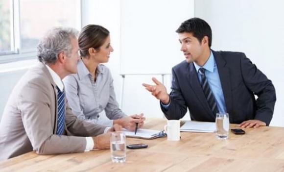 3 cách gọi tên lãnh đạo ghét nhất, gọi thẳng tên, nhầm chức danh, gọi biệt danh