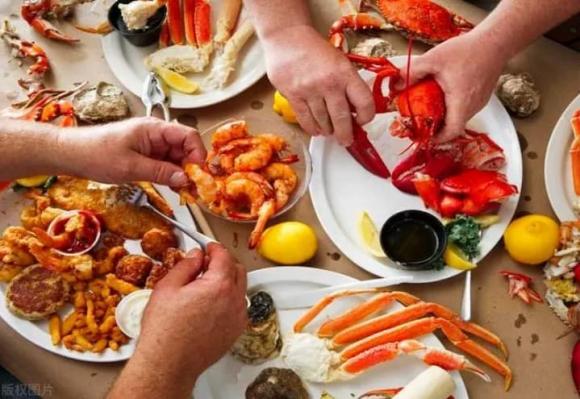 lưu ý khi đi ăn buffet, buffet, khi ăn buffet nhớ ăn 5 và 3 không ăn nhé