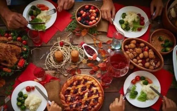 ăn tối đúng giờ, lưu ý khi ăn tối, ăn tối lúc mấy giờ là tốt nhất