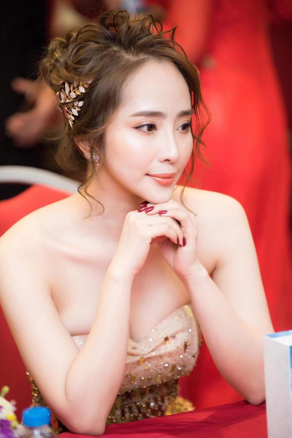 Quỳnh nga, cá sấu chúa quỳnh nga, sao việt