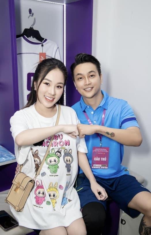 TiTi, HKT, sao Việt 