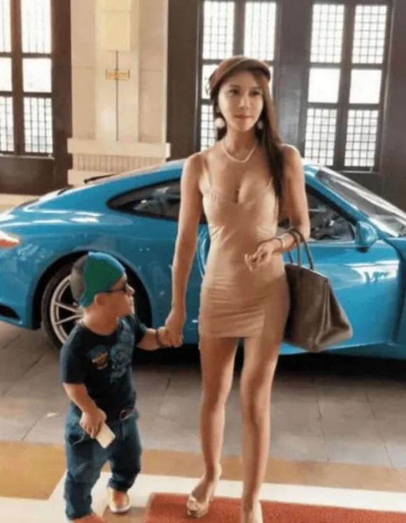 Cung Nguyệt Phi, sao Hoa ngữ, Phan Kim Liên hở bạo nhất màn ảnh