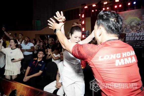 vo-si-cua-ba-trum-nghanh-bao-ve-tai-lion-championship (1).jpg 2 Tập đoàn bảo vệ Long Hoàng, Long Hoàng MMA, Hoa hậu Bùi Thị Hà