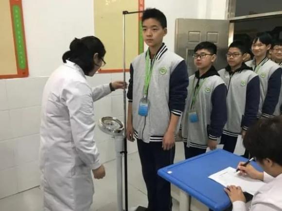 chăm con, chăm sóc trẻ nhỏ, lưu ý khi chăm sóc trẻ