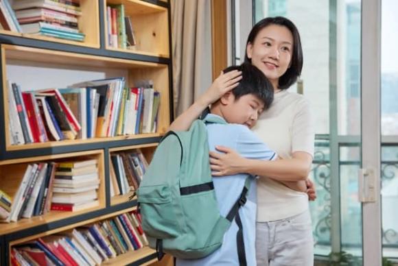 khai giảng, cần làm gì trước khi khai giảng, giúp con trở lại trường học